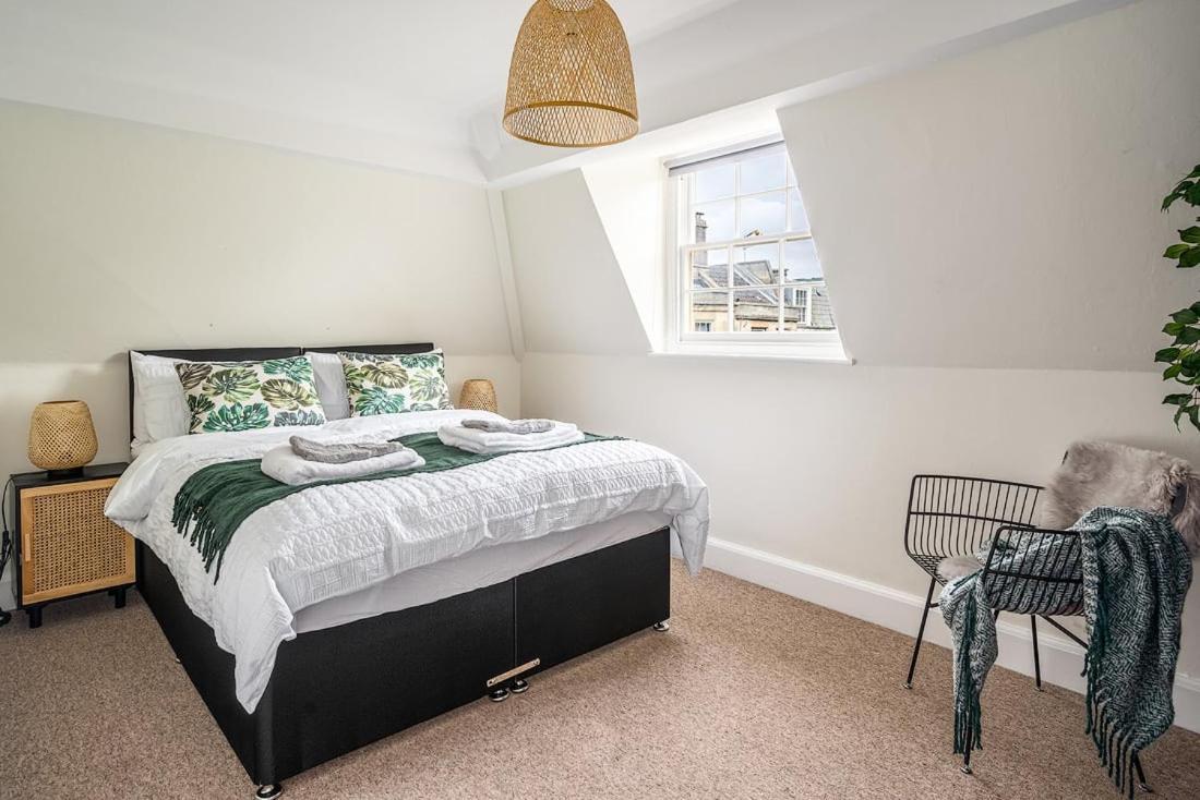Beautiful Character 3 Bed City Centre Apartment Bath Bagian luar foto