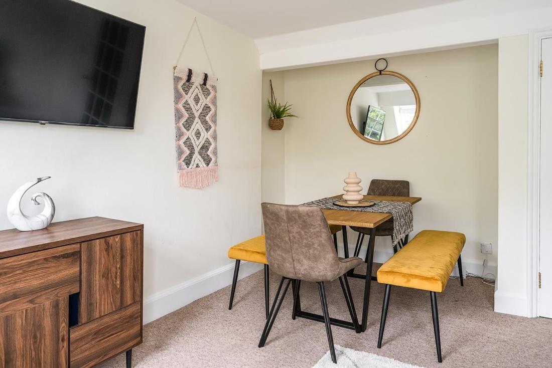 Beautiful Character 3 Bed City Centre Apartment Bath Bagian luar foto