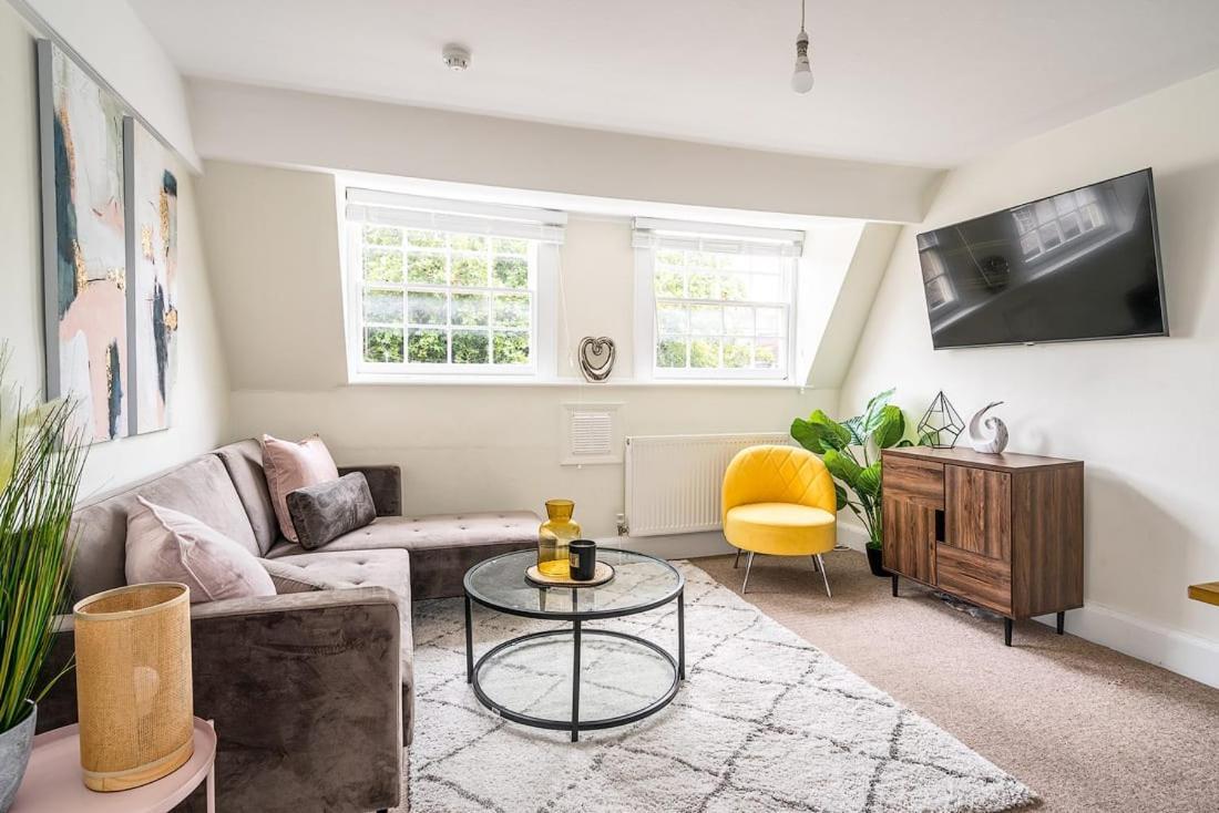 Beautiful Character 3 Bed City Centre Apartment Bath Bagian luar foto