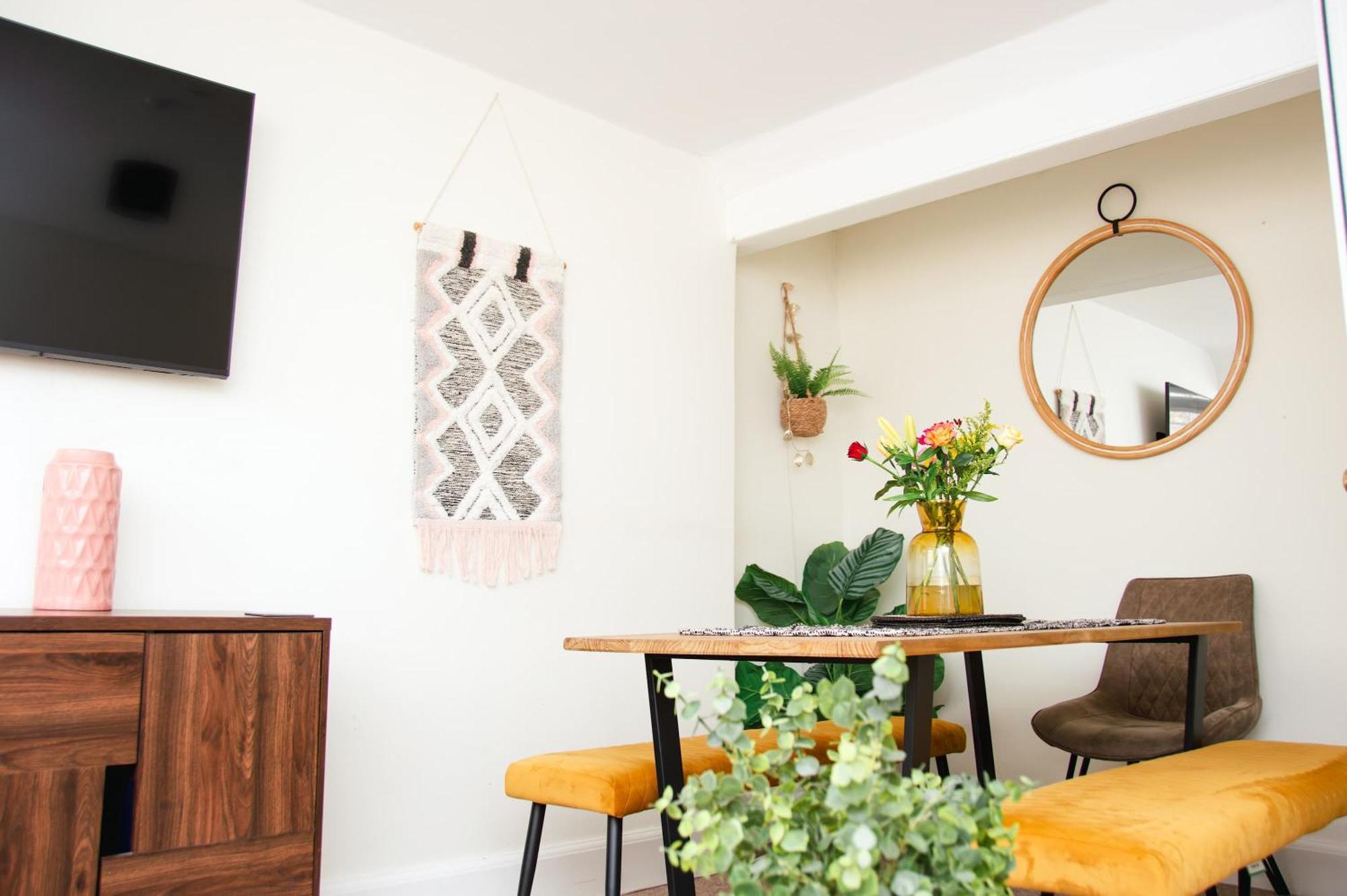 Beautiful Character 3 Bed City Centre Apartment Bath Bagian luar foto